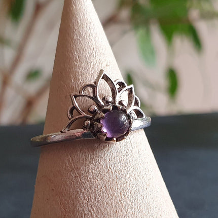 Amethyst Silver Ring Lotus Flower / Boho / Ethnic / Rustic / Tribal / Gypsy / Festival / Indian / Healing / Festival