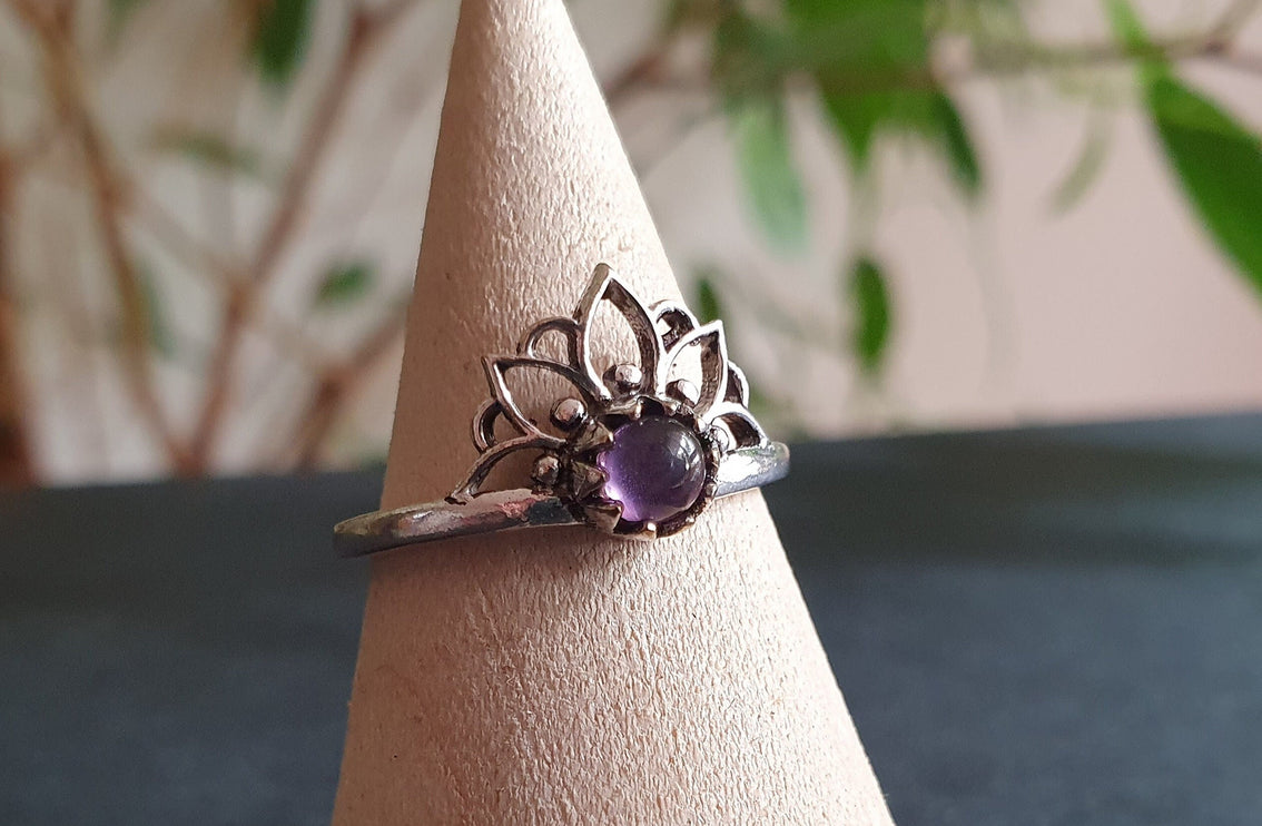 Amethyst Silver Ring Lotus Flower / Boho / Ethnic / Rustic / Tribal / Gypsy / Festival / Indian / Healing / Festival