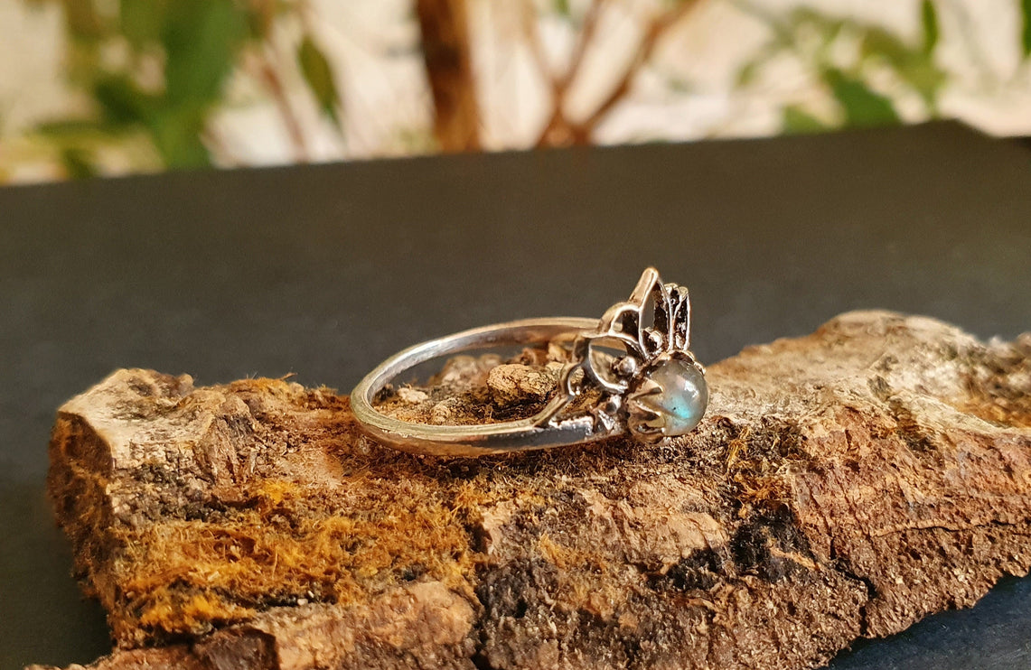 Labradorite Silver Ring / Boho / Ethnic / Rustic / Tribal / Gypsy / Festival / Indian / Healing / Festival