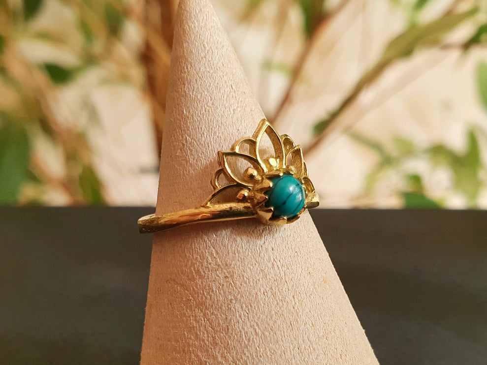 Turquoise Ring Gold Lotus Flower / Boho / Ethnic / Rustic / Tribal / Gypsy / Festival / Indian / Healing / Festival