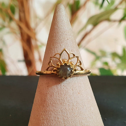 Labradorite Ring Gold Lotus Flower / Boho / Ethnic / Rustic / Tribal / Gypsy / Festival / Indian / Healing / Festival