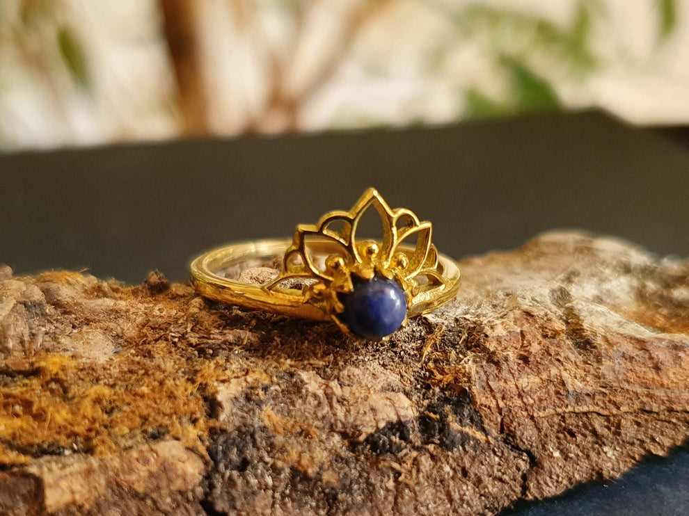 Lapis Lazuli RIng / Golden Lotus Flower / Boho / Ethnic / Rustic / Tribal / Gypsy / Festival / Indian / Healing / Festival