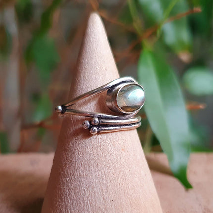 Ethnic style Silver & Labradorite Ring / Adjustable / Boho / Bohemian / Psy / Rustic / Tribal / Gypsy / Festival / Healing / Festival