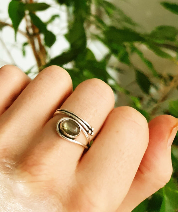 Ethnic style Silver & Labradorite Ring / Adjustable / Boho / Bohemian / Psy / Rustic / Tribal / Gypsy / Festival / Healing / Festival