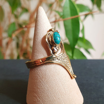 Boho Turquoise Brass Ring / Pretty / Ethnic / Rustic / Festival / Tribal / Blue / Hippie / Gypsy / Psy / Stone / Healing
