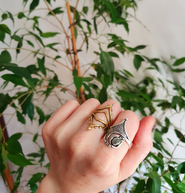 Boho Labradorite Silver Ring / Pretty / Large / Ethnic / Rustic / Festival / Tribal / Blue / Hippie / Gypsy / Psy / Stone / Healing