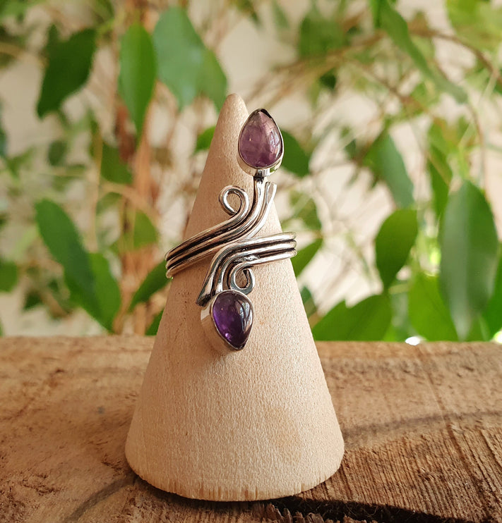 Spiral Silver Amethyst ring / Ajustable / Birthstone / Boho / Ethnic / Rustic / Tribal / Gypsy / Festival / Healing