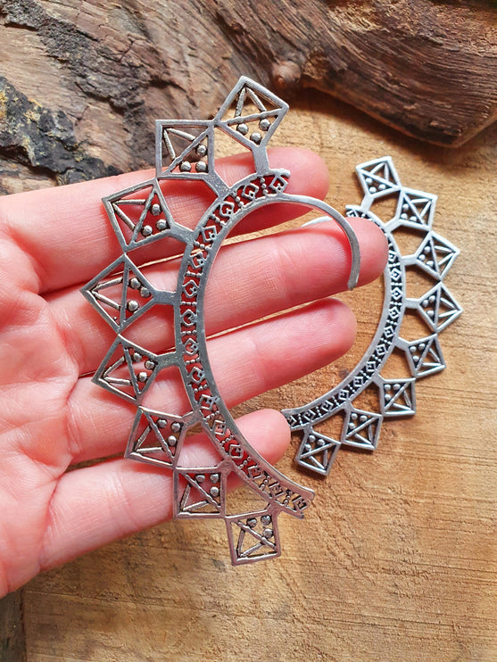 Ear Cuff Silver Aztec Triangles design / Tribal / Boho / Unisex / Mens Jewellery / Costume / Fancy Dress / Cosplay / Festival Jewellery /