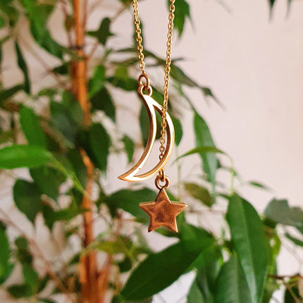 Lariat Necklace in Brass with Moon & Star Design / Minimalist / Contemporary / Boho / Modern / Chic / Pretty / Chain / Nature