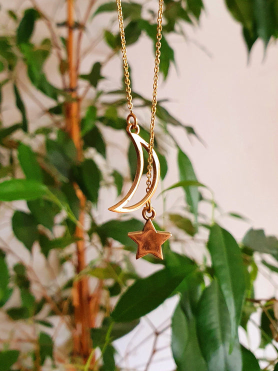 Lariat Necklace in Brass with Moon & Star Design / Minimalist / Contemporary / Boho / Modern / Chic / Pretty / Chain / Nature