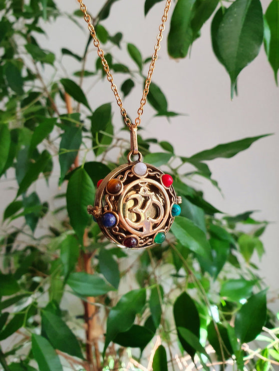 Golden Bola Necklace 'Ohm Shanti' Brass & 7 Stones Chakras / Pregnancy / Harmony Ball / Chimes / Bell / Vegan / Ethnic / Boho / Tribal