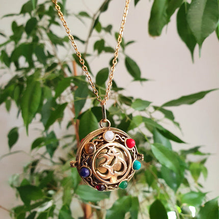 Golden Bola Necklace 'Ohm Shanti' Brass & 7 Stones Chakras / Pregnancy / Harmony Ball / Chimes / Bell / Vegan / Ethnic / Boho / Tribal