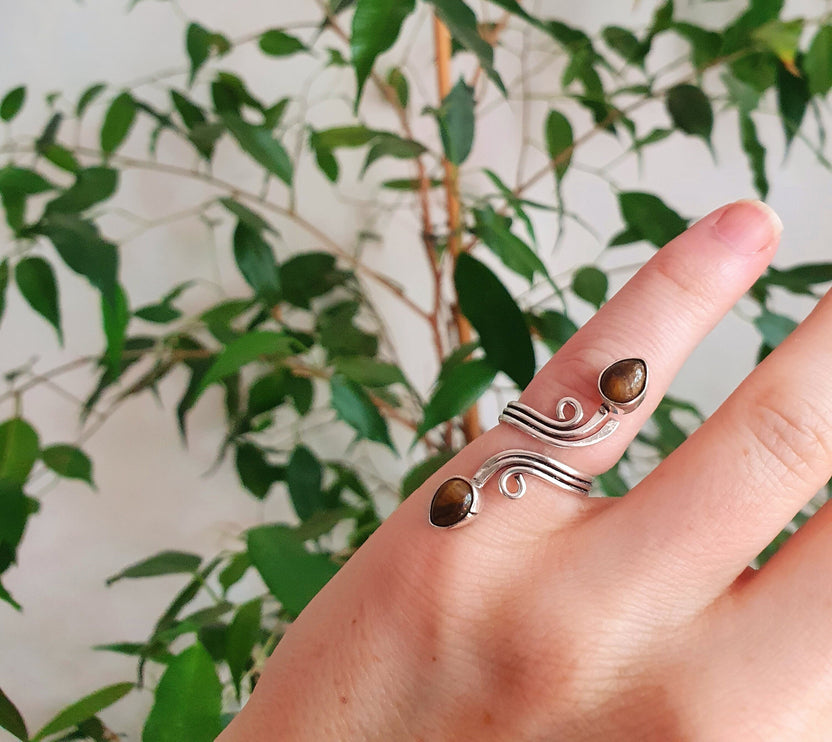 Spiral Silver & Tiger Eye ring / Ajustable / Birthstone / Boho / Ethnic / Rustic / Tribal / Gypsy / Festival / Healing