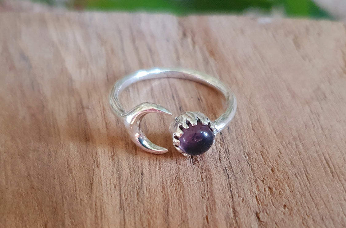 Moon Silver Ring / Amethyst / Zodiac / Purple / Boho / Ethnic / Rustic / Tribal / Gypsy / Festival / Healing / Festival