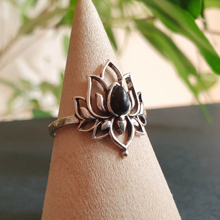 Silver Lotus Flower Ring / Black Onyx / Boho / Ethnic / Rustic / Tribal / Gypsy / Festival / Indian / Healing / Festival