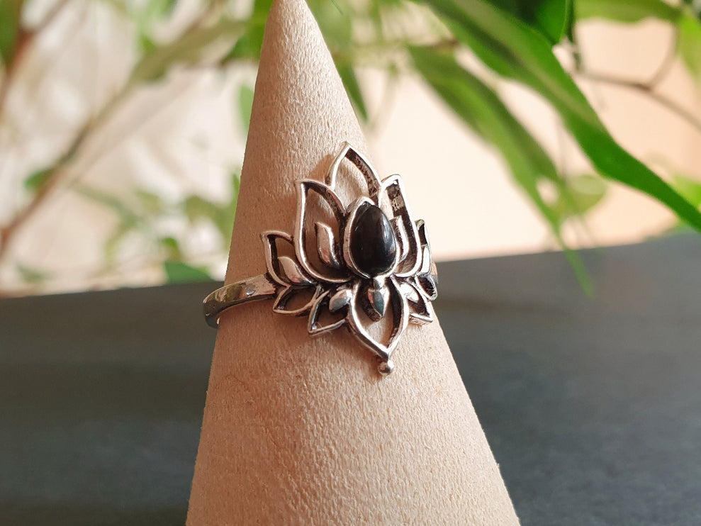 Silver Lotus Flower Ring / Black Onyx / Boho / Ethnic / Rustic / Tribal / Gypsy / Festival / Indian / Healing / Festival