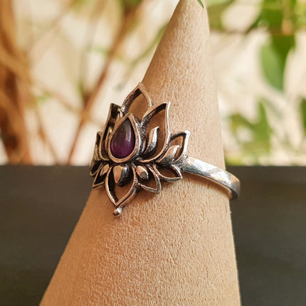 Silver Lotus Flower Ring / Amethyst / Boho / Ethnic / Rustic / Tribal / Gypsy / Festival / Indian / Healing / Festival