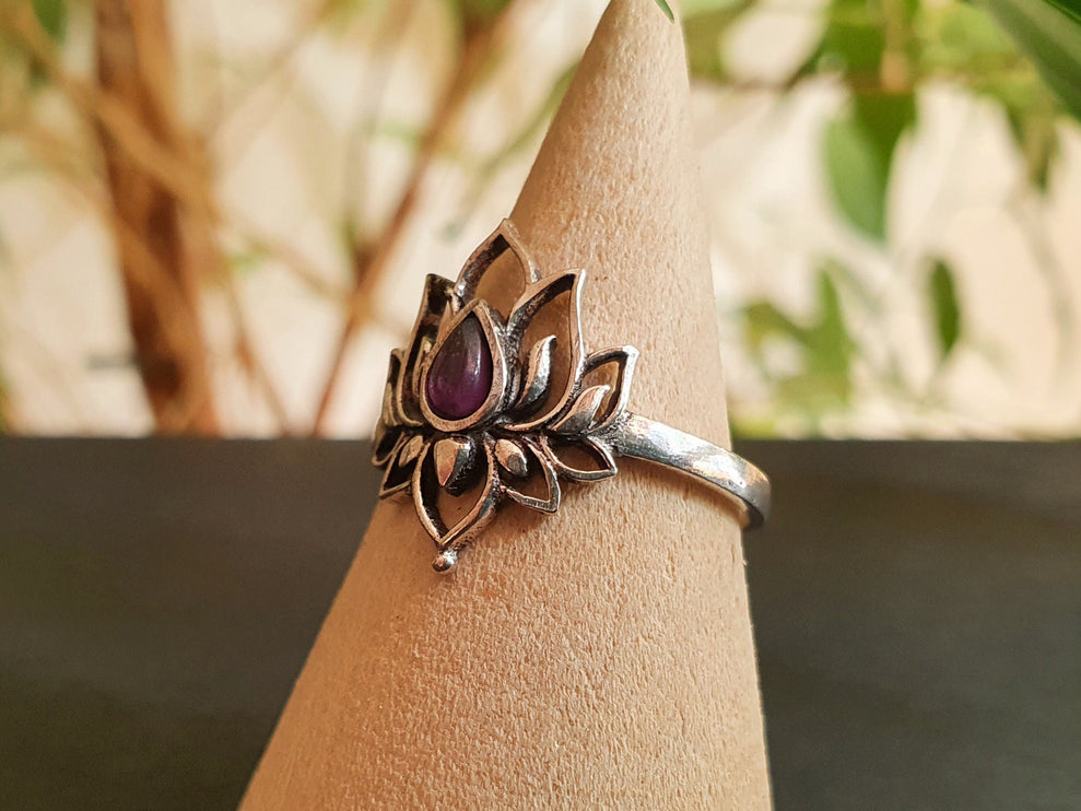 Silver Lotus Flower Ring / Amethyst / Boho / Ethnic / Rustic / Tribal / Gypsy / Festival / Indian / Healing / Festival