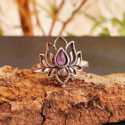 Silver Lotus Flower Ring / Amethyst / Boho / Ethnic / Rustic / Tribal / Gypsy / Festival / Indian / Healing / Festival