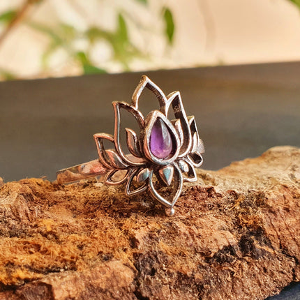 Silver Lotus Flower Ring / Amethyst / Boho / Ethnic / Rustic / Tribal / Gypsy / Festival / Indian / Healing / Festival