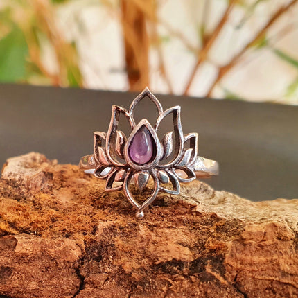 Silver Lotus Flower Ring / Amethyst / Boho / Ethnic / Rustic / Tribal / Gypsy / Festival / Indian / Healing / Festival