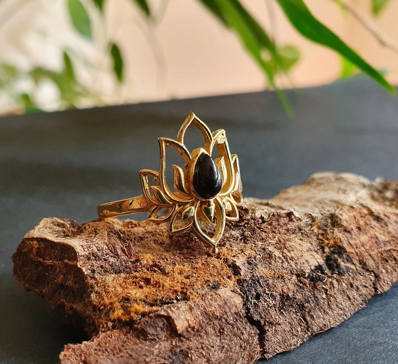 Golden Lotus Flower Ring / Black Onyx / Brass / Boho / Ethnic / Rustic / Tribal / Gypsy / Festival / Indian / Healing / Festival