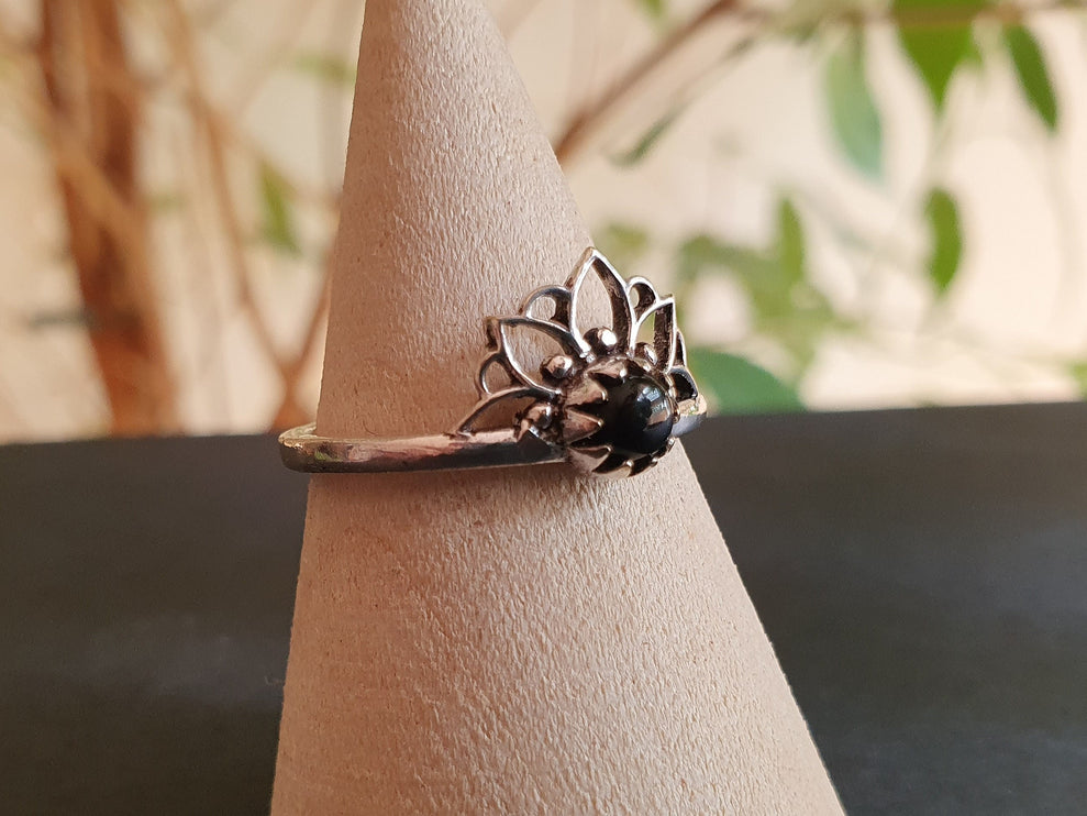 Silver Lotus Flower Ring / Black Onyx / Boho / Ethnic / Rustic / Tribal / Gypsy / Festival / Indian / Healing / Festival