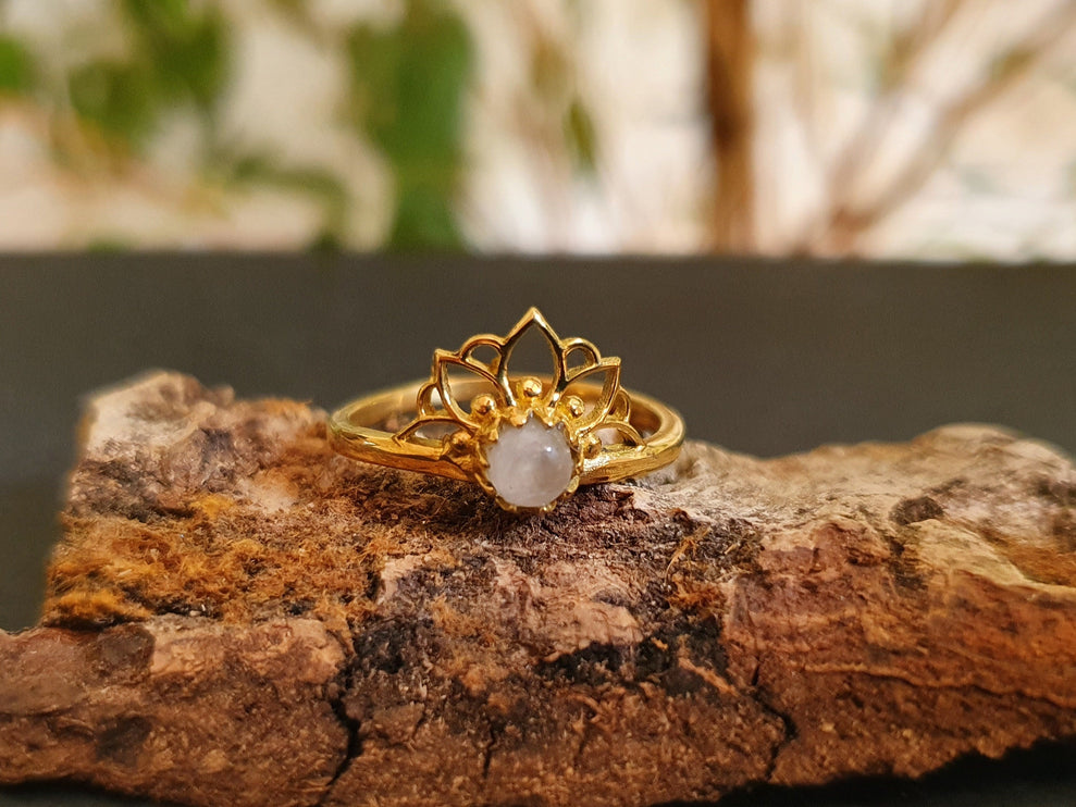 Moonstone Ring Gold Lotus Flower / Boho / Ethnic / Rustic / Tribal / Gypsy / Festival / Indian / Healing / Festival