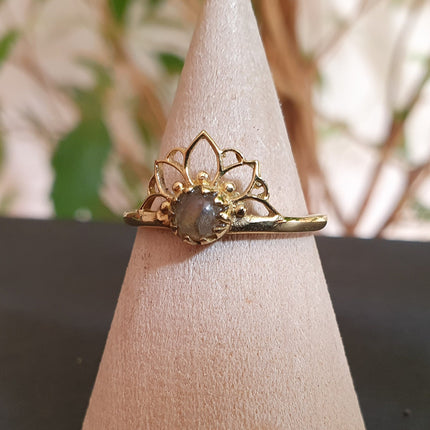 Labradorite Ring Gold Lotus Flower / Boho / Ethnic / Rustic / Tribal / Gypsy / Festival / Indian / Healing / Festival