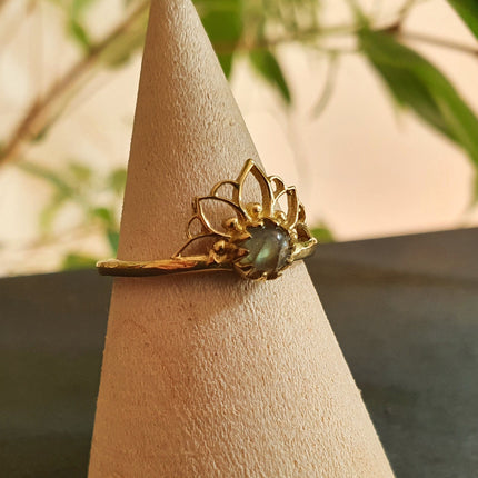 Labradorite Ring Gold Lotus Flower / Boho / Ethnic / Rustic / Tribal / Gypsy / Festival / Indian / Healing / Festival