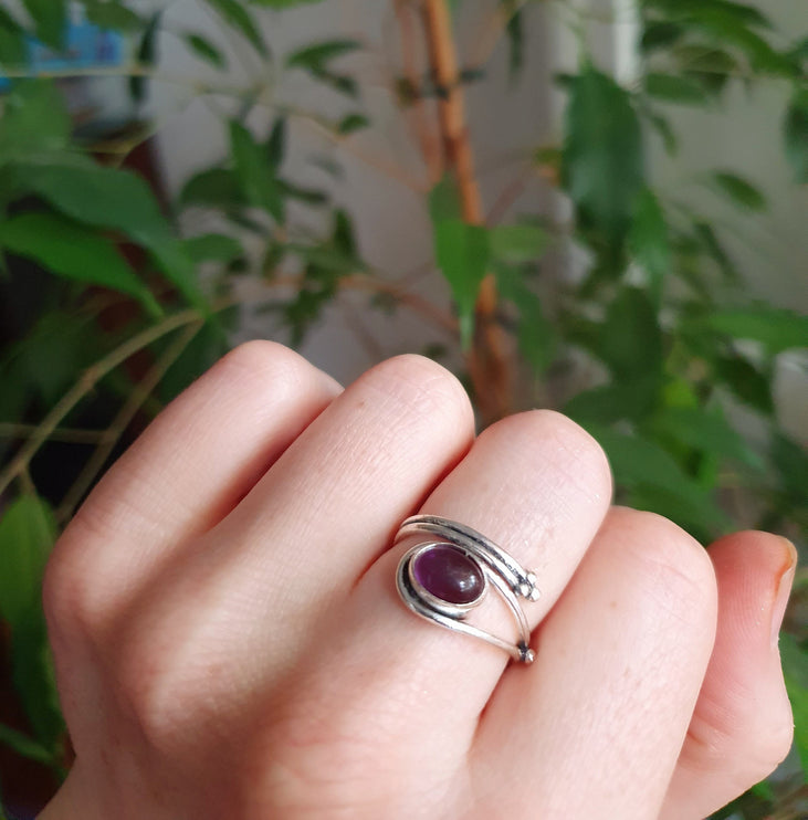 Ethnic style Silver & Amethyst Ring / Adjustable / Boho / Bohemian / Psy / Rustic / Tribal / Gypsy / Festival / Healing / Festival