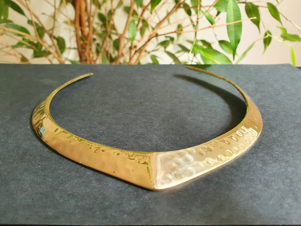 Hammered Choker Brass Necklace / Rustic / Gypsy / Lightweight / Boho / Tribal / Hippie / Rustic / Vegan /