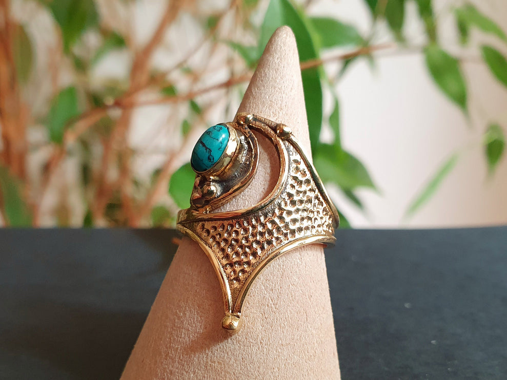 Boho Turquoise Brass Ring / Pretty / Ethnic / Rustic / Festival / Tribal / Blue / Hippie / Gypsy / Psy / Stone / Healing