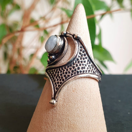 Boho Moonstone Silver Ring / Pretty / Large / Ethnic / Rustic / Festival / Tribal / Blue / Hippie / Gypsy / Psy / Stone / Healing