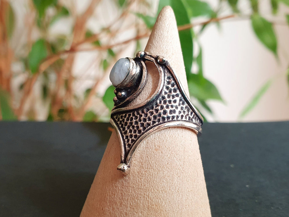 Boho Moonstone Silver Ring / Pretty / Large / Ethnic / Rustic / Festival / Tribal / Blue / Hippie / Gypsy / Psy / Stone / Healing