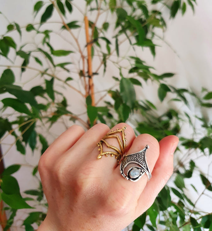 Boho Moonstone Silver Ring / Pretty / Large / Ethnic / Rustic / Festival / Tribal / Blue / Hippie / Gypsy / Psy / Stone / Healing