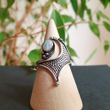 Boho Moonstone Silver Ring / Pretty / Large / Ethnic / Rustic / Festival / Tribal / Blue / Hippie / Gypsy / Psy / Stone / Healing