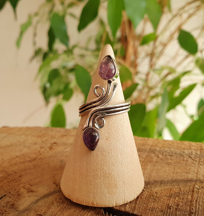 Spiral Silver Amethyst ring / Ajustable / Birthstone / Boho / Ethnic / Rustic / Tribal / Gypsy / Festival / Healing