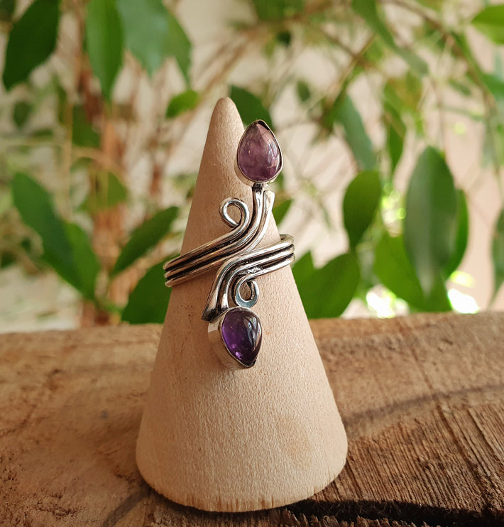 Spiral Silver Amethyst ring / Ajustable / Birthstone / Boho / Ethnic / Rustic / Tribal / Gypsy / Festival / Healing