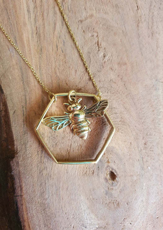 Golden Bee & Hexagon Necklace / Minimalist / Contemporary / Boho / Modern / Chic / Pretty / Chain / Nature