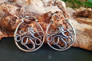 Silver Octopus Earrings / Pirate / Ocean / Tentacle Nautical / Sailor / Marine / Sea / Sealife / Fish / Animals / Nature