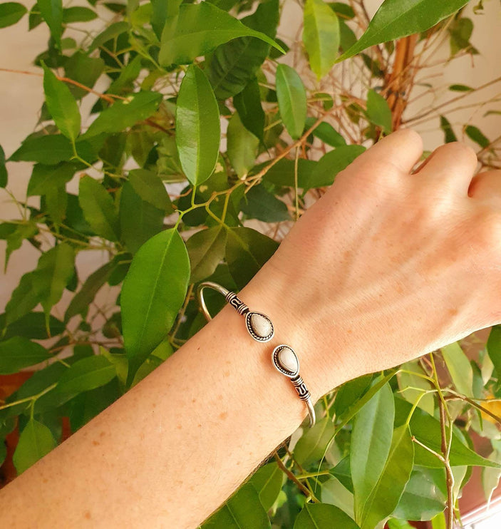 Bali Moonstone Silver Bracelet / Bangle / Ethnic / Rustic / Bohemian / Hippie / Gypsy / Psy / Adjustable / White stone