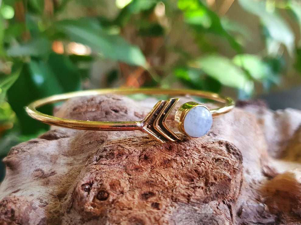 Moonstone Arrow Bracelet / Bangle / Brass / Ethnic / Rustic / Bohemian / Hippie / Gypsy / Psy / Chic / Jewellery / Body / Adjustable