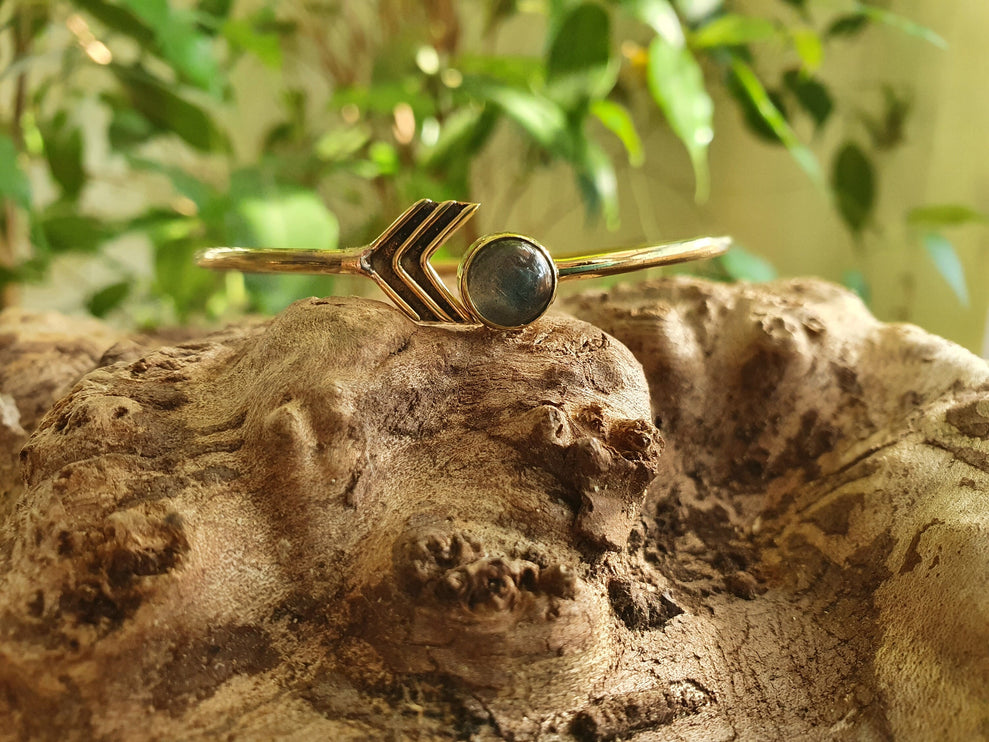 Labradorite Bracelet / Bangle / Brass / Ethnic / Rustic / Bohemian / Hippie / Gypsy / Psy / Chic / Jewellery / Body / Adjustable