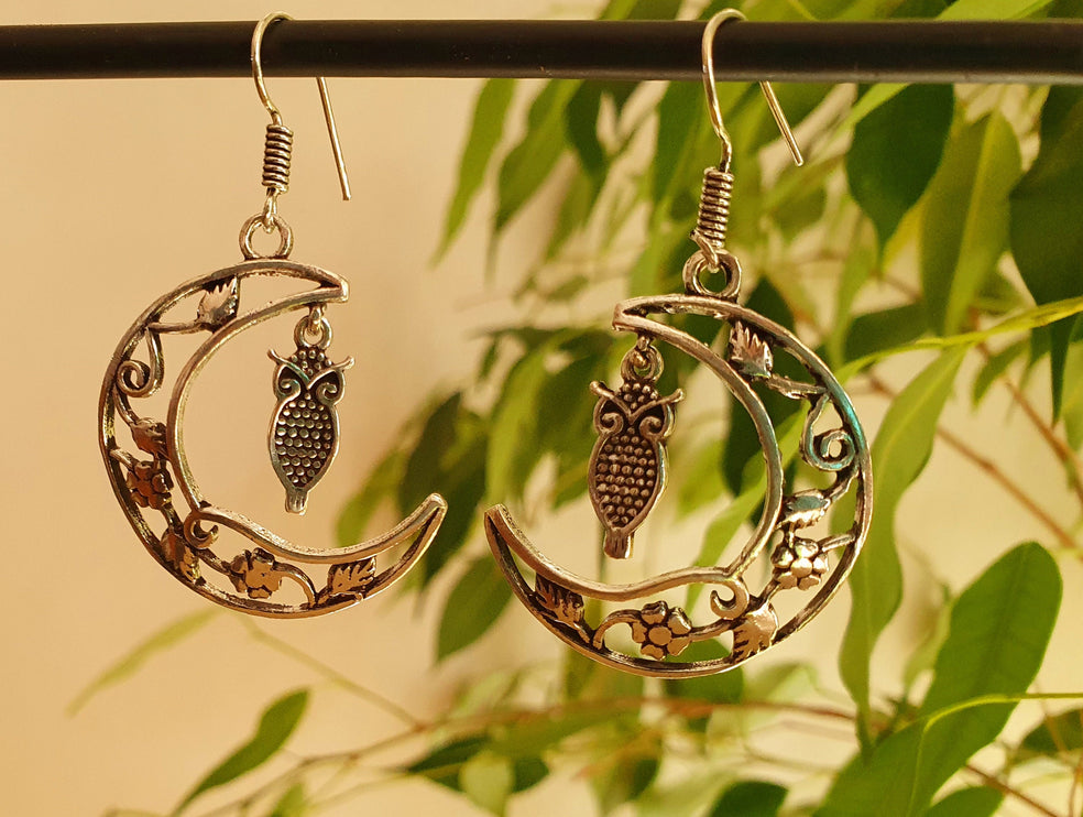 Owl In the Moon Dangle Silver Earrings / Stars / Birds / Drop / Rustic / Animals / Hippie / Gypsy / Nature / Boho / Bohemian / Festival