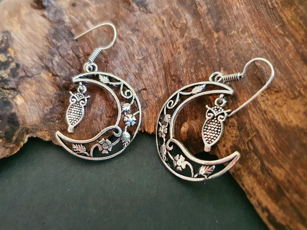 Owl In the Moon Dangle Silver Earrings / Stars / Birds / Drop / Rustic / Animals / Hippie / Gypsy / Nature / Boho / Bohemian / Festival