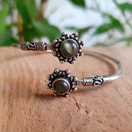 Bali Flower Silver Bracelet / Labradorite / Bangle / Ethnic / Rustic / Bohemian / Hippie / Gypsy / Psy / Adjustable