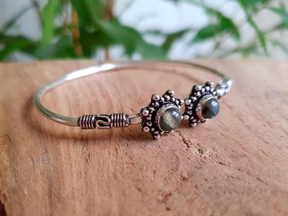 Bali Flower Silver Bracelet / Labradorite / Bangle / Ethnic / Rustic / Bohemian / Hippie / Gypsy / Psy / Adjustable