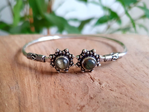 Bali Flower Silver Bracelet / Labradorite / Bangle / Ethnic / Rustic / Bohemian / Hippie / Gypsy / Psy / Adjustable