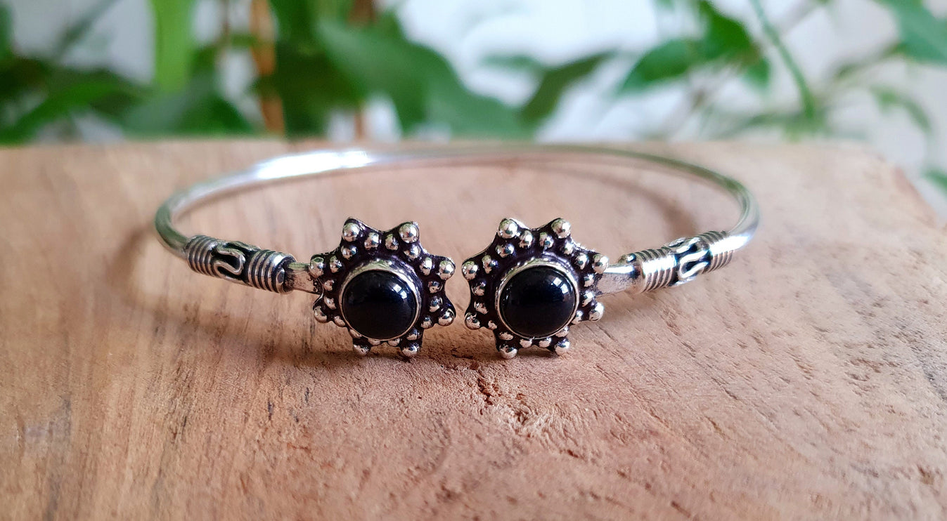 Bali Flower Silver Bracelet / Black Onyx / Bangle / Ethnic / Rustic / Bohemian / Hippie / Gypsy / Psy / Adjustable